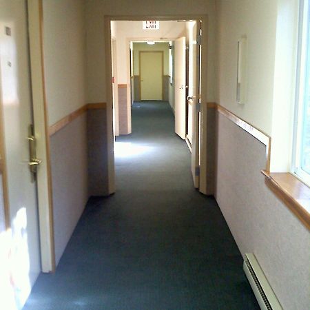 לייק פלאסיד Carriage House Motor Inn מראה חיצוני תמונה