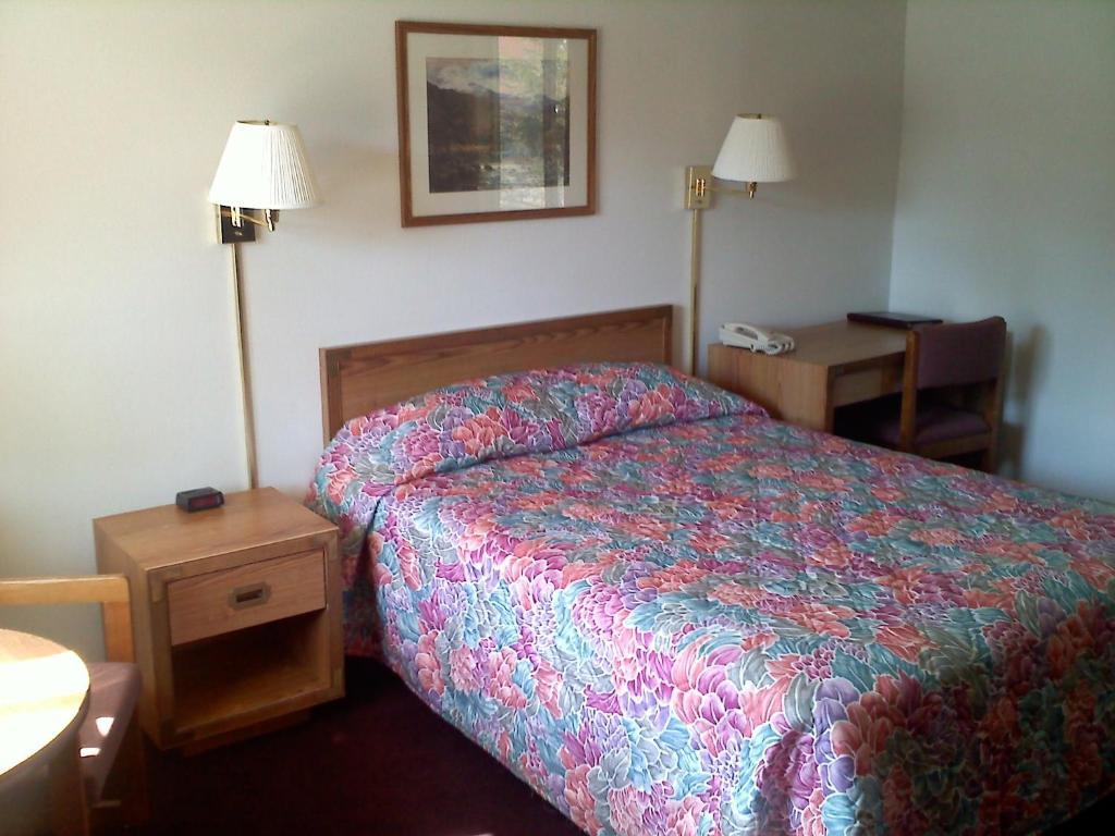 לייק פלאסיד Carriage House Motor Inn חדר תמונה