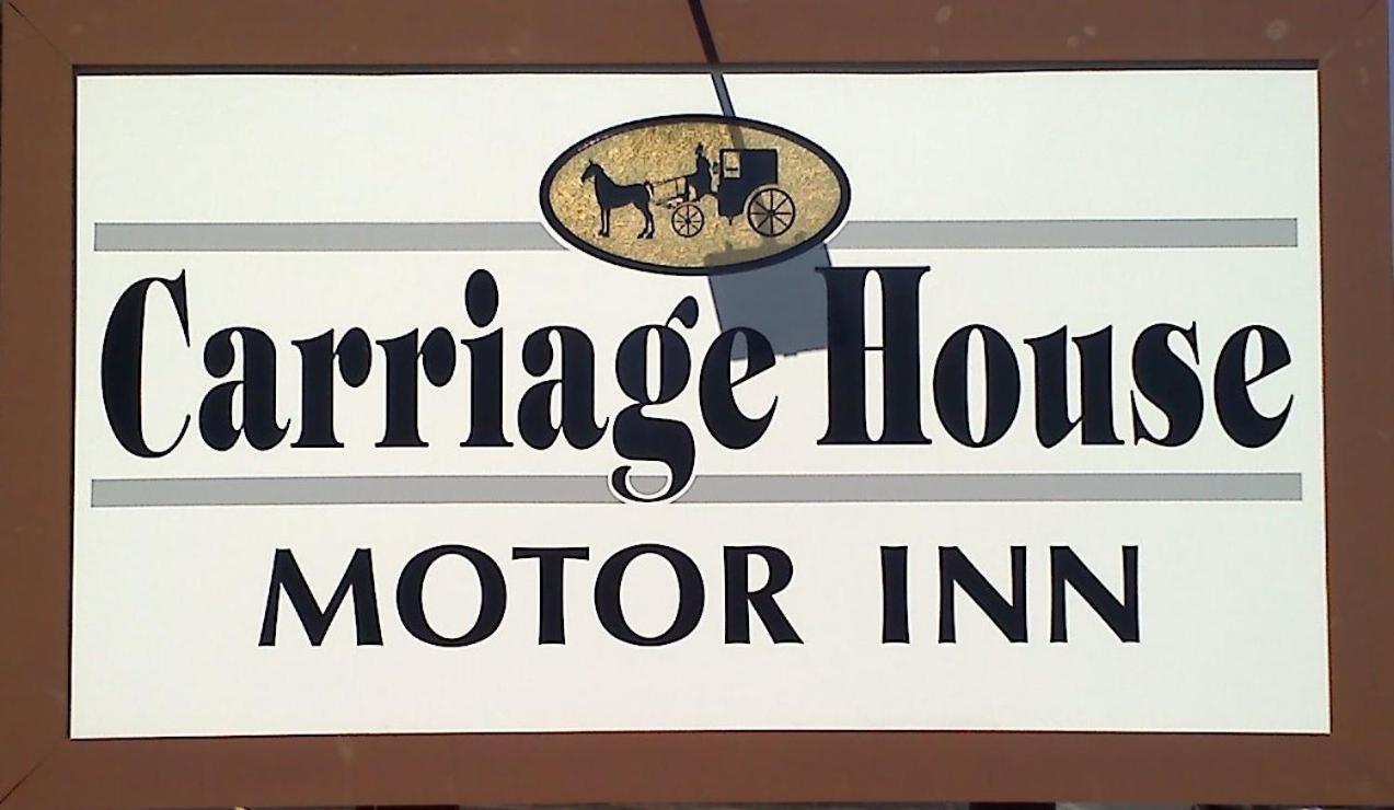 לייק פלאסיד Carriage House Motor Inn מראה חיצוני תמונה